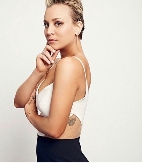 jadorekaley: kaleyafterdark: Kaley being contemplative. …and beautiful! Gorgeous