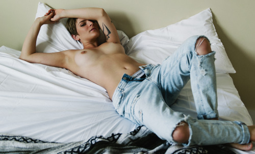 Porn missniknak:  Boyfriend Jeans | guiltriddenkitten photos