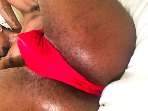 badslimjim:  Sometimes I shave, sometimes I don’t 🍆🍑👃🏾