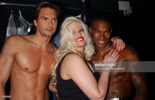 loveannanicolesmith: Anna Nicole Smith with model Marcus Schenkenberg and Tyson Beckford backstage a