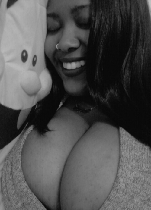bustyspice:  *piggy emoji*
