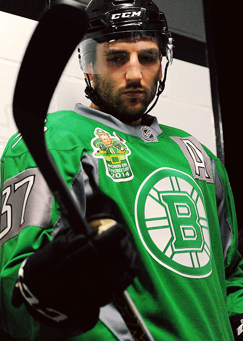 jaketx: Patrice Bergeron A few minutes with Coach before the game and he&rsquo;s focused only th