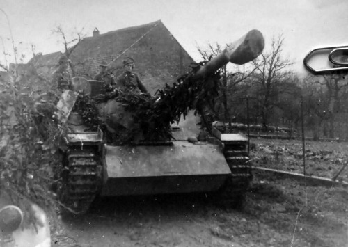 Panzer IV/70 (V) with external side shields