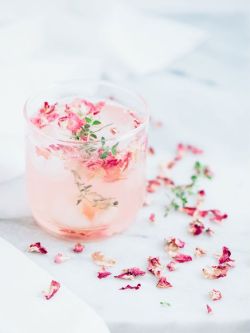 uyesurana:refreshing rose cocktails