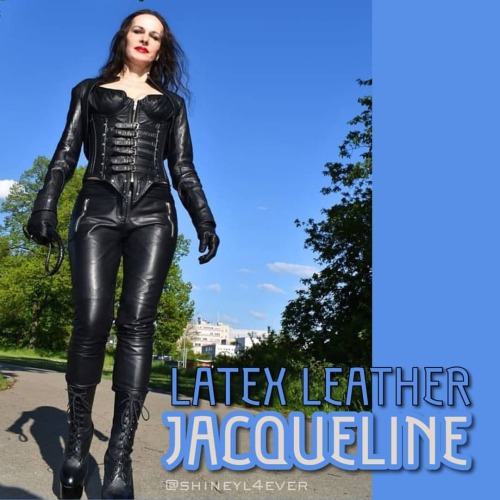 @latex_leather.jacquelinePlease visit, like & follow▪️ #shinyl4ever #shinyleggingslover #shinyle