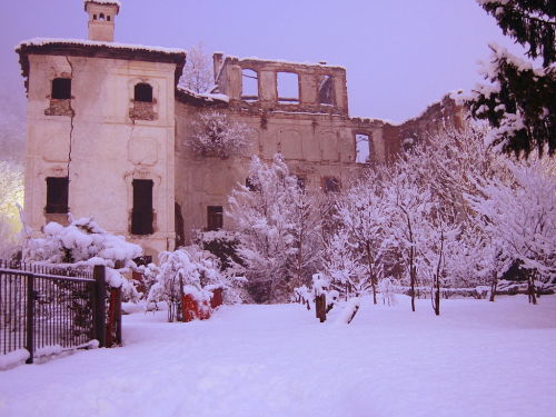 abandoned-playgrounds: Much of the Villa Giulini lies in ruin because in 1755 the nearby river flood