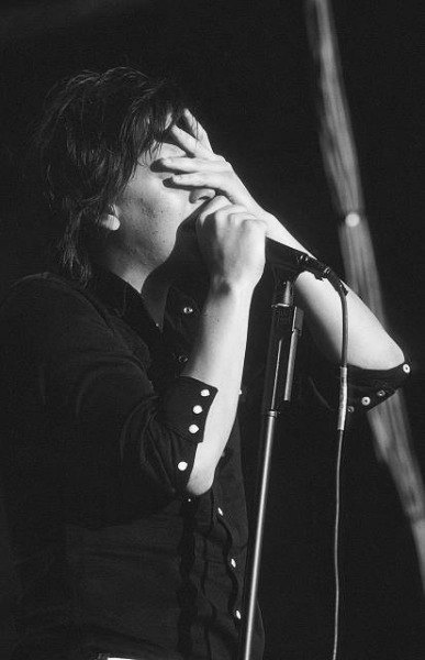 moderngirl-oldfashioned-strokes:♥