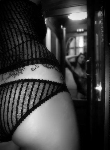 the-naked-mirror:  The Naked Mirror 