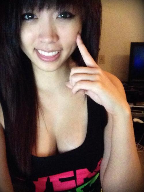 asian-girls-daily:  https://twitter.com/xKelleyGaming