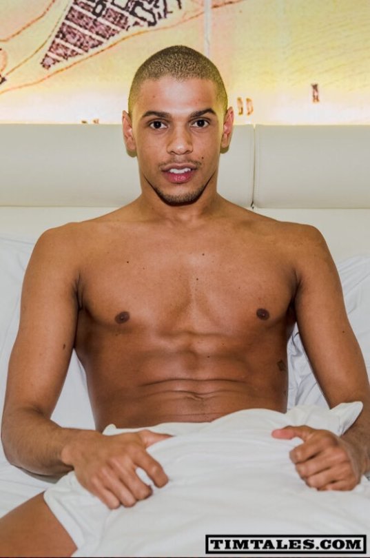 industrykings:   Why am I just realizing how gorgeous Caio Veyron is???  