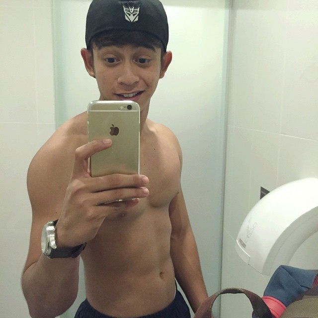 merlionboys:  Another boy with some kind of post gym transformation. Still cute.