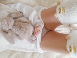 kittysmashh:  lidolbby:  🐑🎀Daddy’s little lamb🐑🎀  You look so cute and cozy aahh! 😻