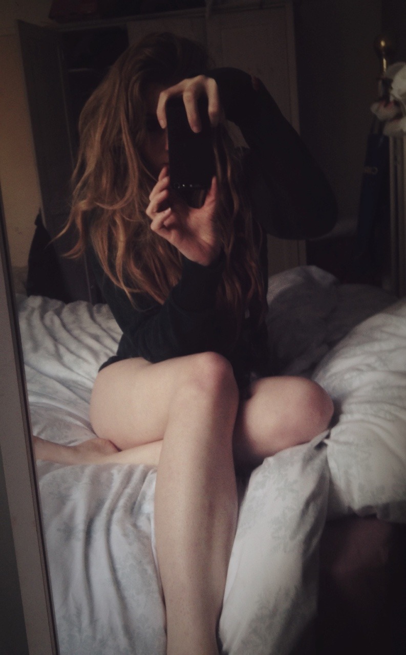 owlberta:  I tried taking sexy nudes.  Didn’t fucking work. Hoodie time.
