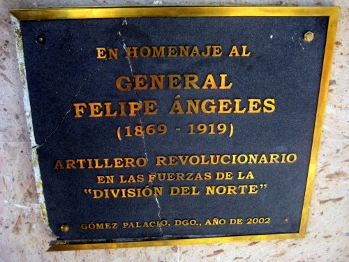 cazadordementes:    ¡Viva el General Felipe Ángeles!  