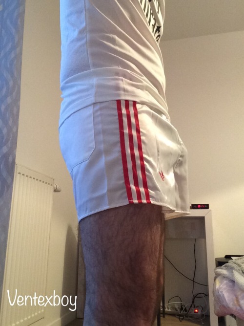 ventexboyz:  Shooting in white Adidas Ventex shorts with red stripes and Nike PSG soccer shirt ! Enjoy and comment !
