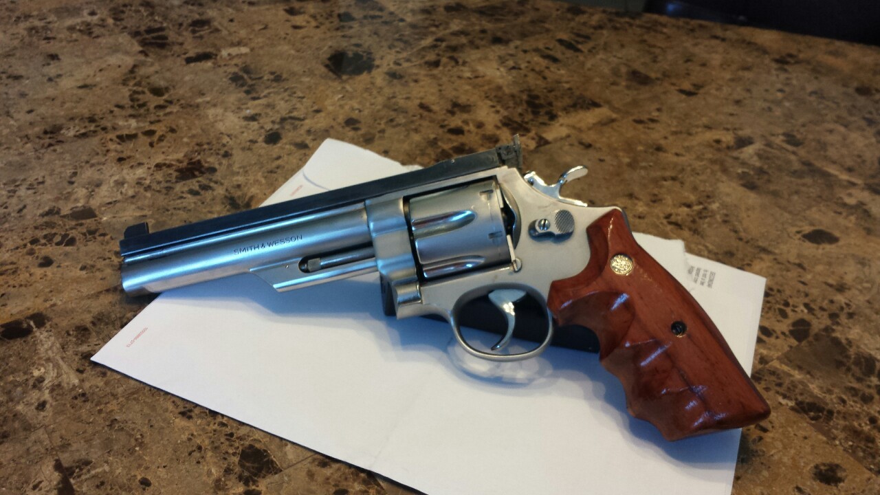 dead-man-on-ambush:  Smith &amp; Wesson 629 Magnaport custom