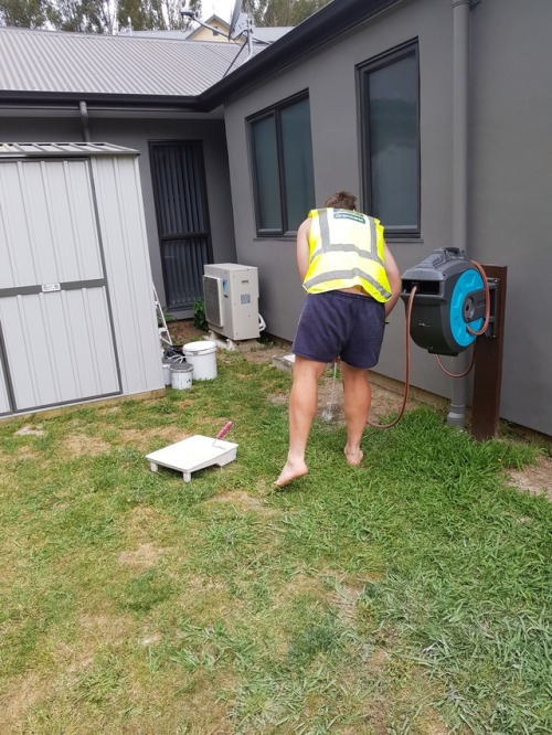 mrbullerman:Love watching a man work especially when he turns out to be a cheeky exhibitionist