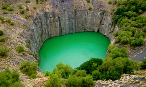 Porn photo sixpenceee:  The Big Hole, Open Mine or Kimberley