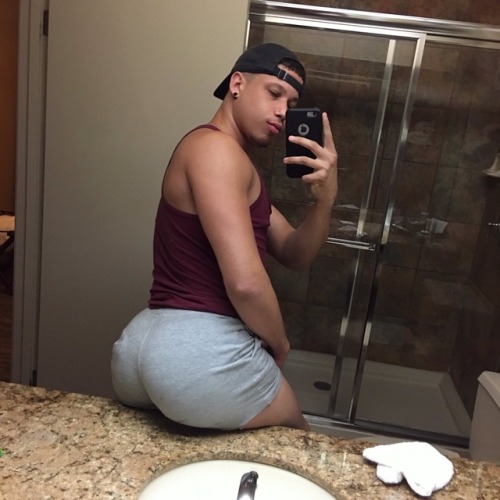 phreakygeminidgaf:  Tony Shore 🍑