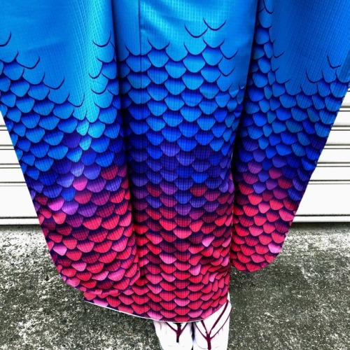 tanuki-kimono:Damn this “Winter mermaid” furisode by Iroca is impressive!