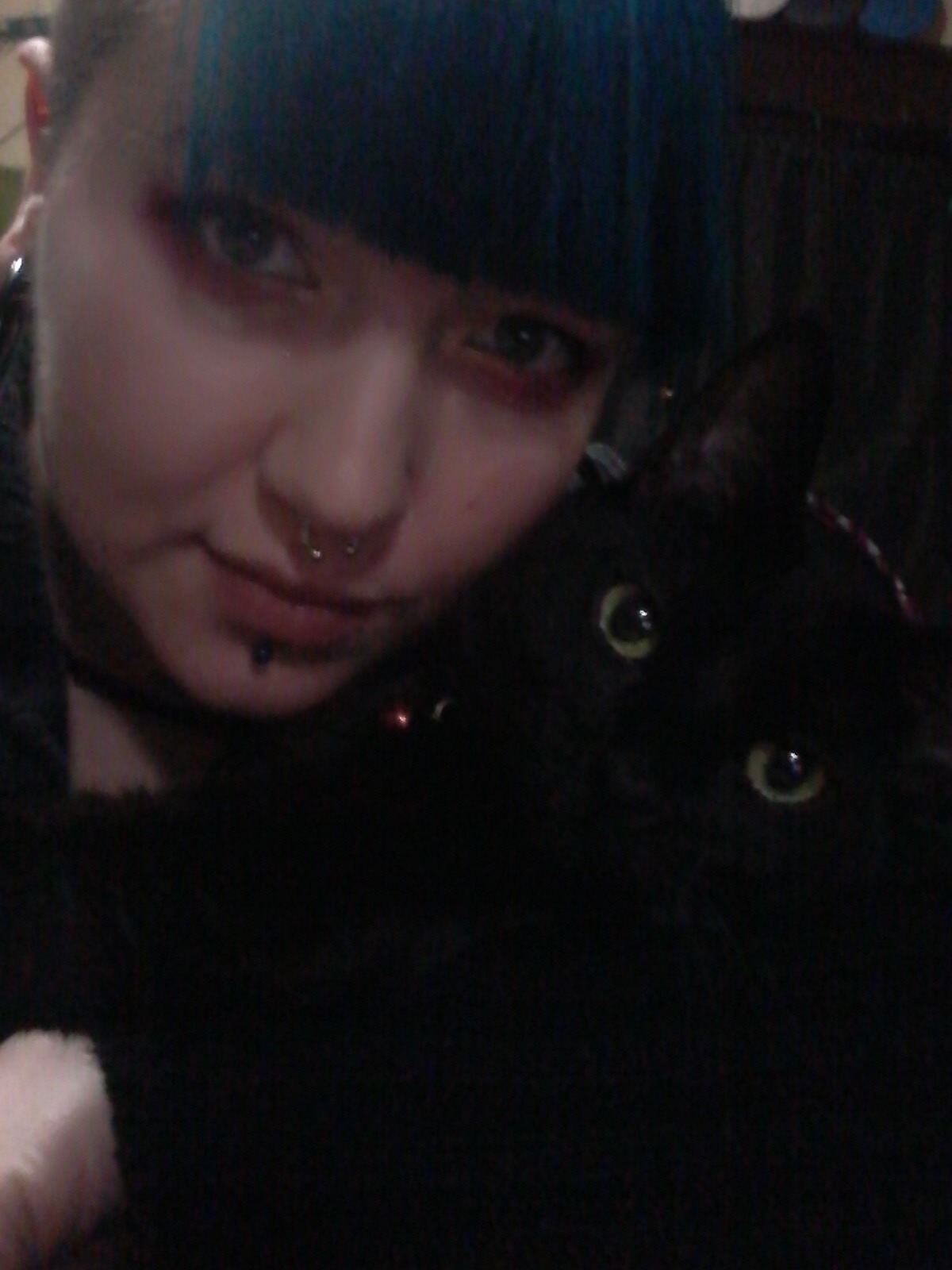 acidkittiegoddess:  Nya kitty ♡ kawaii  cut my bangs something different :3