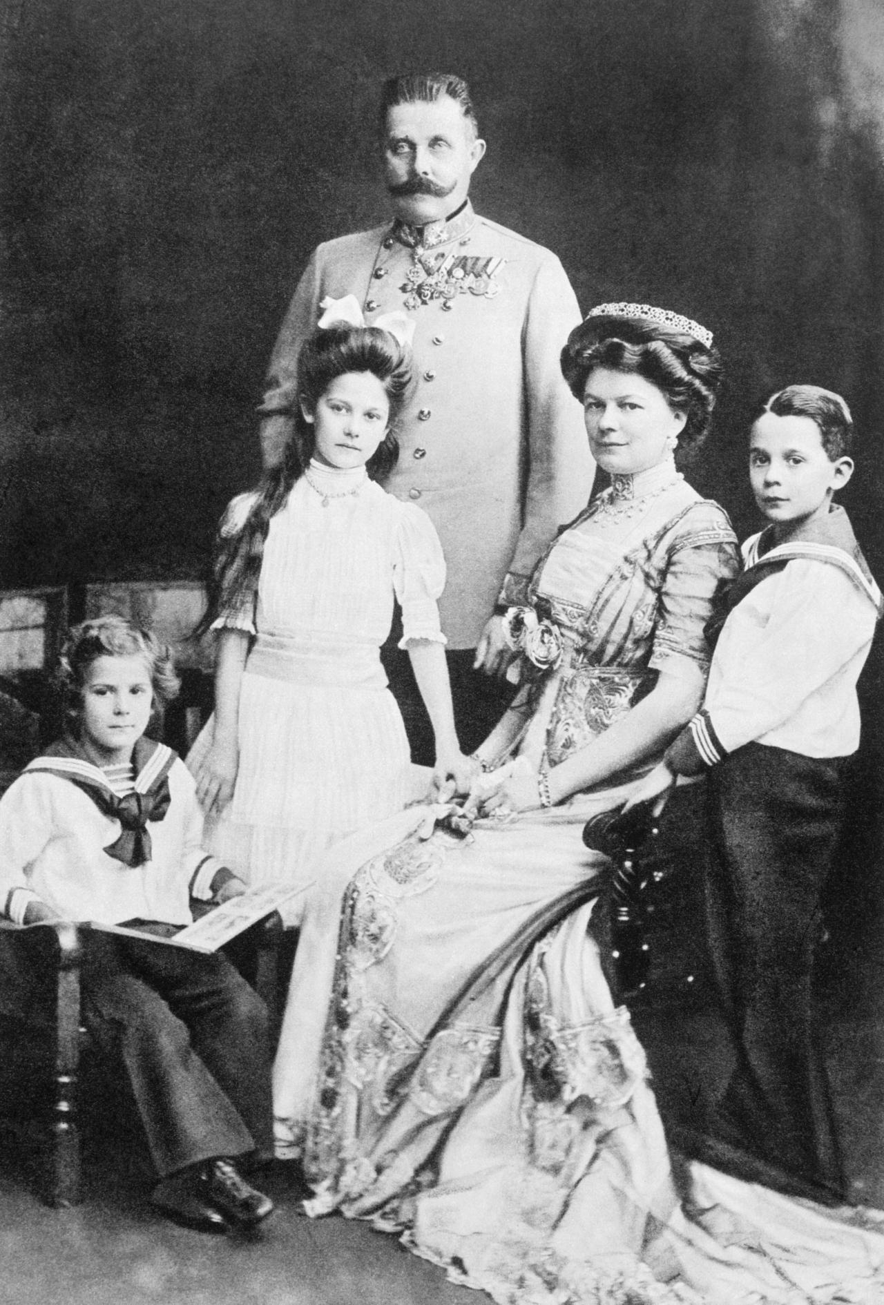 edwardianpromenade:  — Archduke Franz Ferdinand, his wife, Sophie, Duchess of