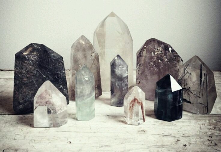 anaturalwitch:I just love grungy pics of crystals