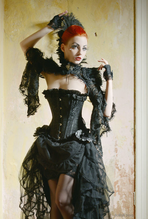 victorian-goth:  Victorian goth http://victorian-goth.tumblr.com/ 
