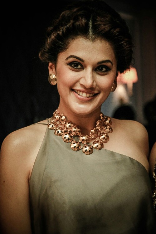 Taapsee pannu hot