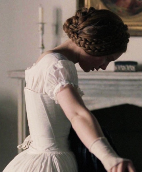 day-and-moonlightdreaming: Jane Eyre.