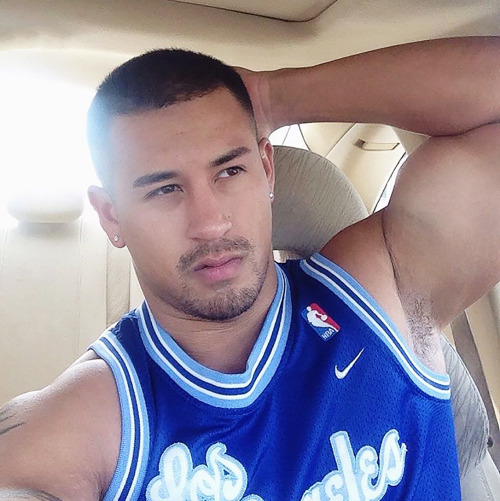 pimpy805:  Damn my type of vato