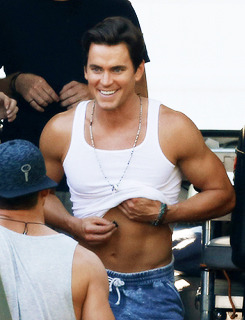 alekzmx:  skyeber-space:  archivistsrock: Matt Bomer on the Set of Magic Mike XXL (October 1, 2014)  i just died i’m literally dead i may never live again  from fucking hot to freaking adorable