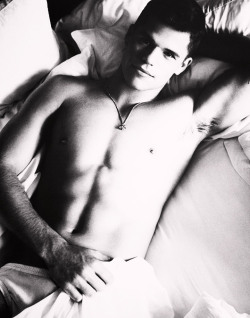 celebpits:  Charlie Carver