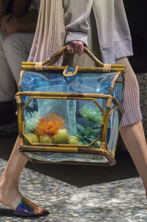 one-time-i-dreamt:I want 10 of these Marco De Vincenzo Spring 2019 handbags and I want them now