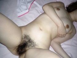 hairywomenpussy:  waiting for me http://ift.tt/WnNnBc