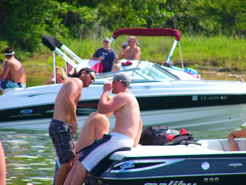 mysportyboy2:  jason witten shirtless and bulge Follow the Hottest sportsmen…. http://mysportyboy2.tumblr.com/