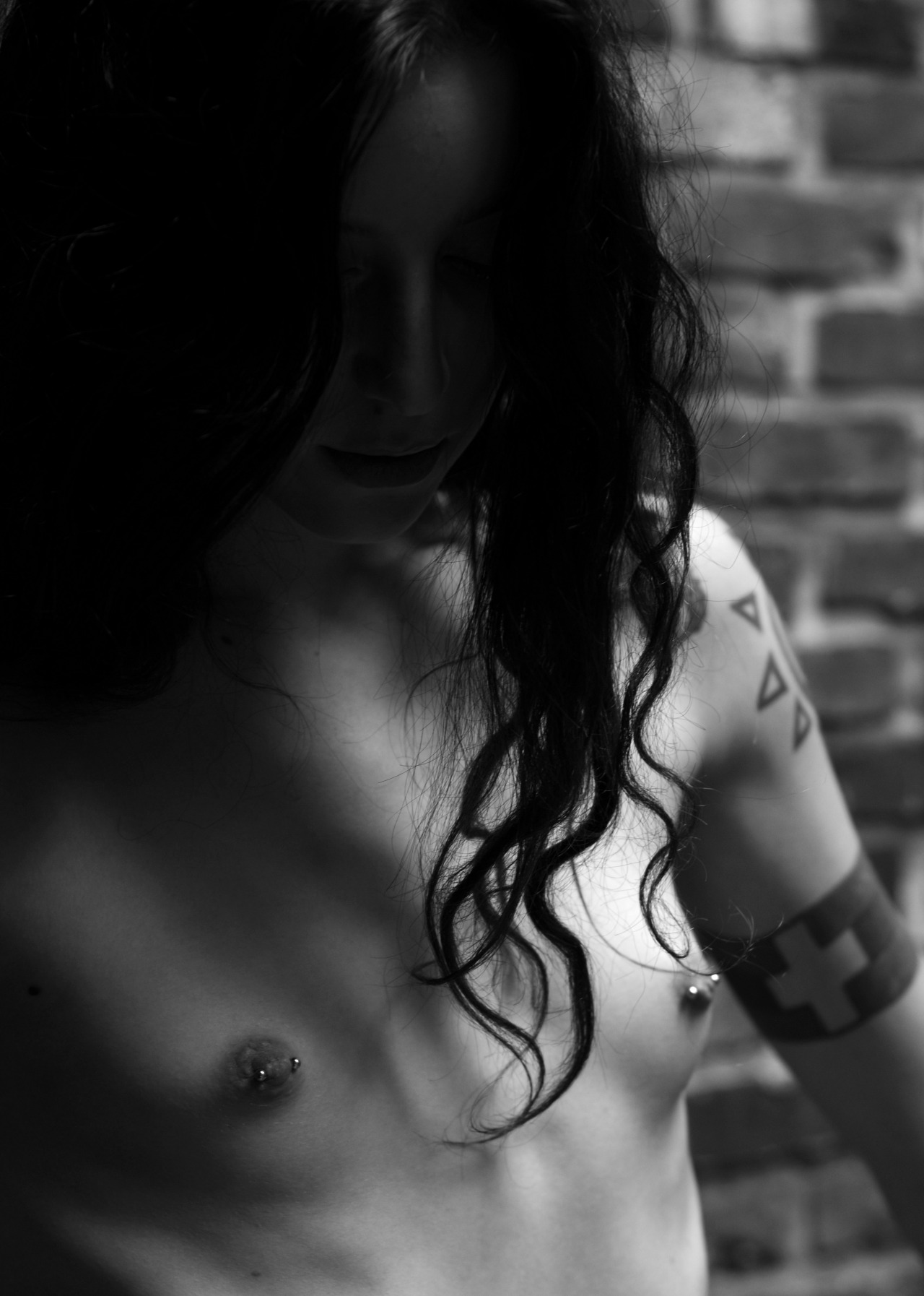 zenkitten:  model: http://camdamage.tumblr.com (Reblogging OK with all notes intact)&copy;