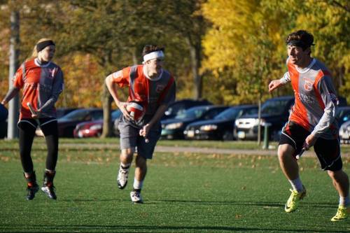 osuquidditch:OSU v. MSU, Phoenix Cup 2014 Photo credit: Jessica (Jiamin) Lang, Evelyn Troutman (la