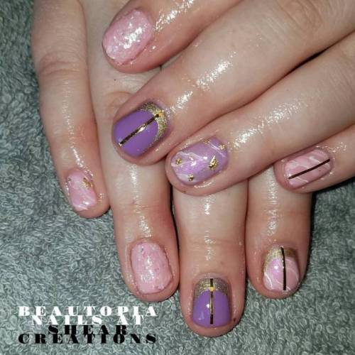 Rose quartz and Opal #nails #nailart #nailstagram #nailartofinstagram #cnd #cndshellac #naturalnails