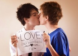 adorablegaycouples:  More at Adorable Gay