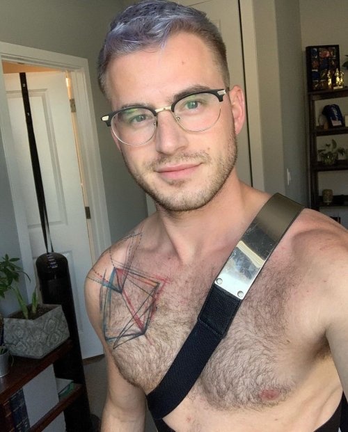 rhimjob:tinglingpeter:JOEY JAY out of drag   