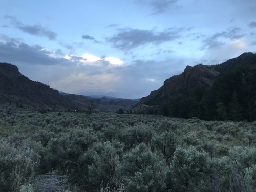 luna-and-mars:oh yeah, I’m back from geology field camp!!!Wyoming is beautiful, I have many more pic