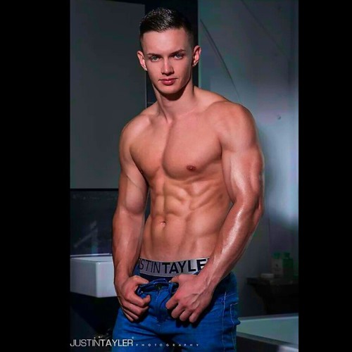 faggotdreams:  From the archives.