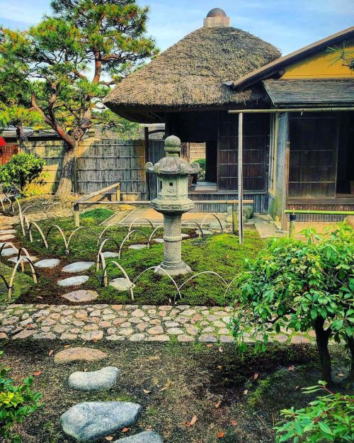 独楽庵庭園“三関三露” [ 島根県出雲市 ] Dokurakuan Garden, Izumo, Shimane の写真・記事を更新しました。 ーー大名茶人 #松平不昧 が江戸に築いた大名茶苑“大崎園