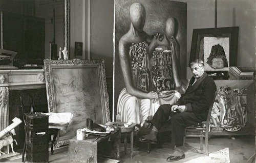 painters-in-color:Giorgio de Chirico in his studio, 1929. Photo: Boris Lipnitzki