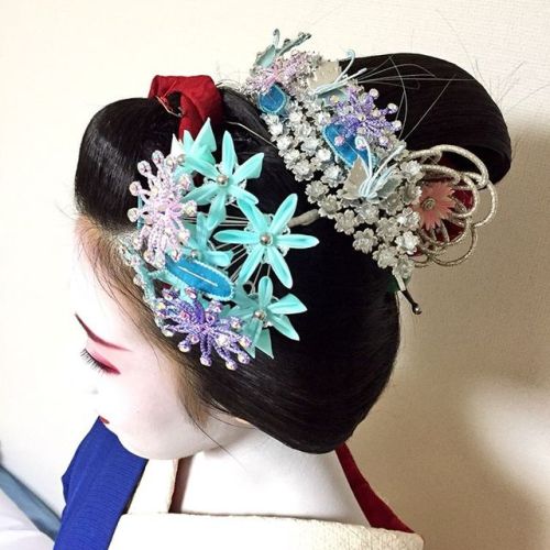 missmyloko:It’s that time of year! The Gion Festival (祇園祭) is upon us, and so is the unique kanzashi