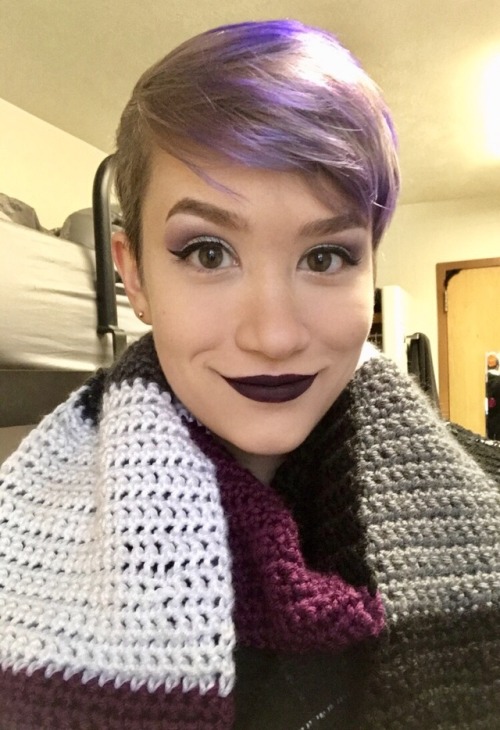 crystallinebismuth: Local ace does her best to take a cute selfie for AAW with poor lighting