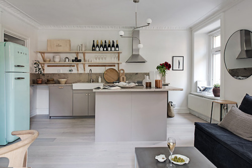 Small Scandinavian Apartment | Goteborg, SwedenLayout: (Source: alvem.com, Styling: Camilla Ber