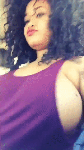 nuttyazzman:  bigmofrigga:  extremebodiez:  Linda Kamara Pretty Face, Busty wit a