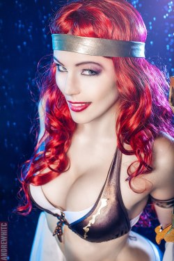 league-of-legends-sexy-girls:  Miss Fortune